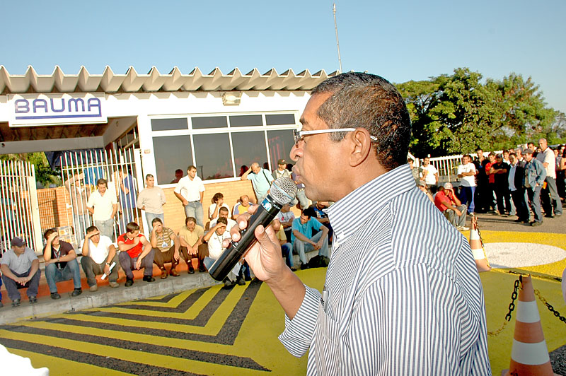 Vicentinho participou de assembléia na empresa Bauma