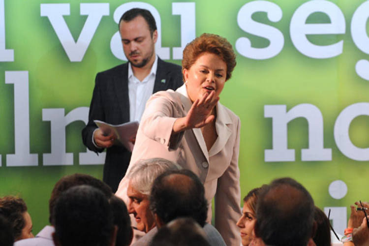 Dilma durante primeira entrevista à imprensa logo após sua eleição