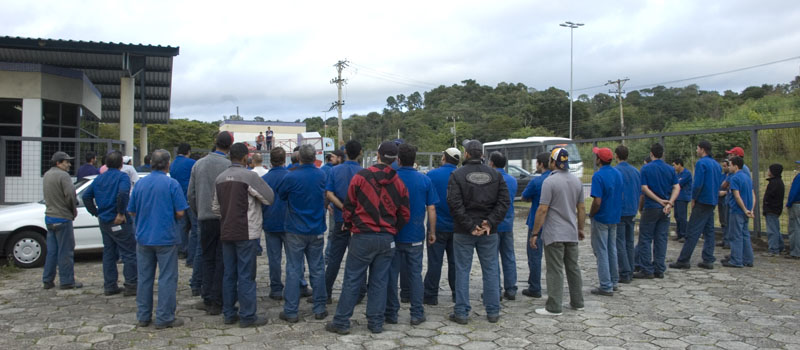 Unidos, trabalhadores querem que empresa melhore proposta do PPR 2011