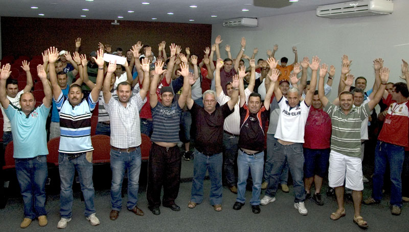 Assembleia que aprovou adesão ao acordo estadual do G3 com a FEM/CUT aconteceu na noite desta quinta, dia 6, no Sindicato dos Metalúrgicos