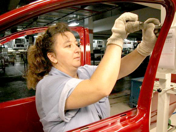 As mulheres estão presentes em todos os ramos de atividades, como transporte, metalurgia e uma infinidade de outras atividades