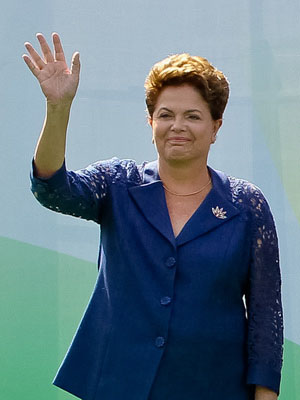 Dilma Rousseff completou na segunda-feira 15 meses no comando do país