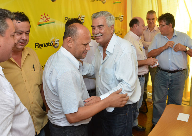 O candidato Amary recebe o presidente do Sindicato dos Metalúrgicos, Ademilson Terto, que integrou o grupo de sindicalistas