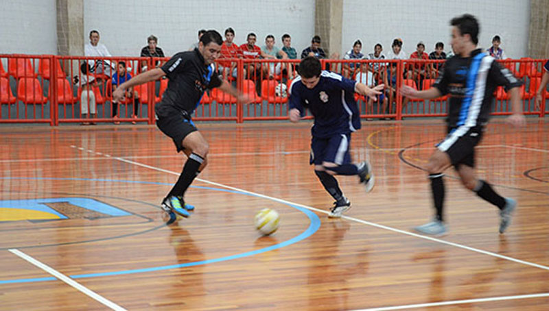 As duas partidas da fase semi-final acontecem no próximo final de semana no clube de Campo do Sindicato dos Metalúrgicos