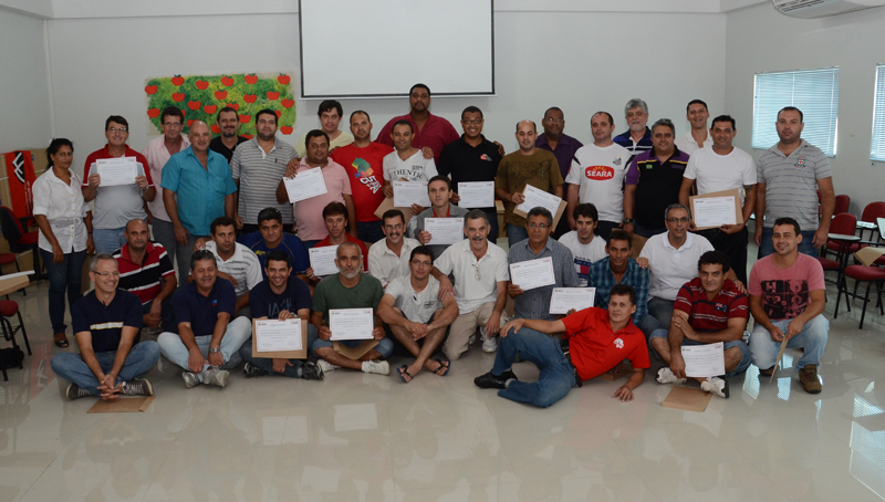 44 dirigentes do Sindicato dos Metalúrgicos de Sorocaba e Região receberam certificado de conclusão do curso de Concepção e Prática Sindical