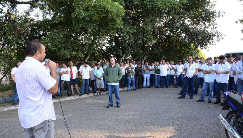 Metalúrgicos aprovam PPR em assembleia na Dana na manhã desta sexta, dia 1º