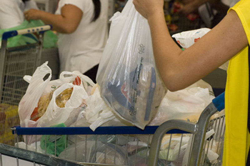 Entre os produtos que terão desoneração impostos fiscais estão: carnes, café, óleo, manteiga, açucar, papel higiênico, pasta de dente e sabonete