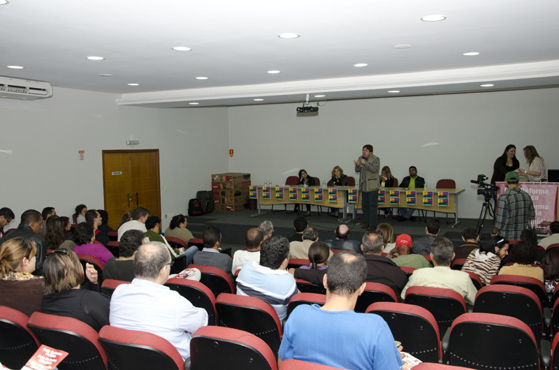 O lançamento da campanha em Sorocaba aconteceu durante um debate na sede do Sindicato dos Metalúrgicos na manhã do último sábado