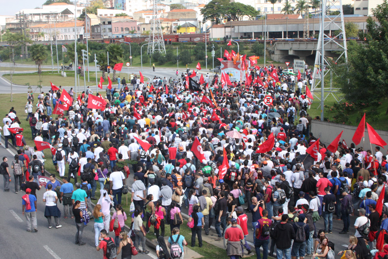 Em várias cidades, como Sorocaba, os protestos da centrais sindicais foram realizados em conjuntos com os movimentos sociais e movimento estudantil