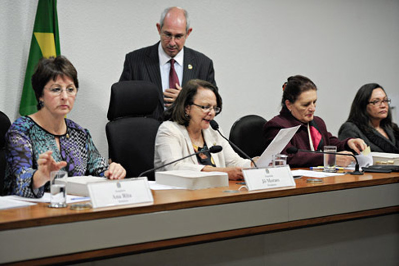 Ana Rita (E) foi relatora da CPI da violência contra a mulher