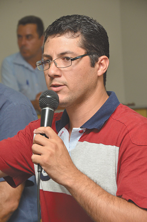 Propostas aprovadas em conferências anteriores ainda não foram implantadas pela prefeitura, critica Tiago