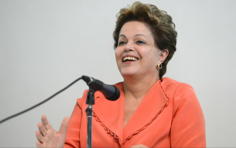 Dilma tem 43% no cenário com Eduardo Campos, e cai a 41% quando a candidata do PSB é Marina