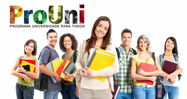 O ProUni oferece bolsas de estudo integrais e parciais em instituições particulares de ensino