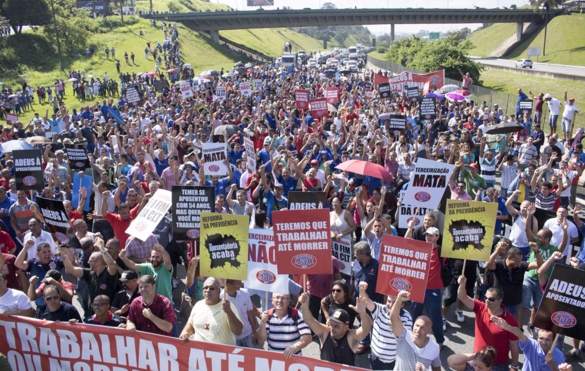 Trabalhadores manifestam indignação em manifestação contra a reforma da Previdência