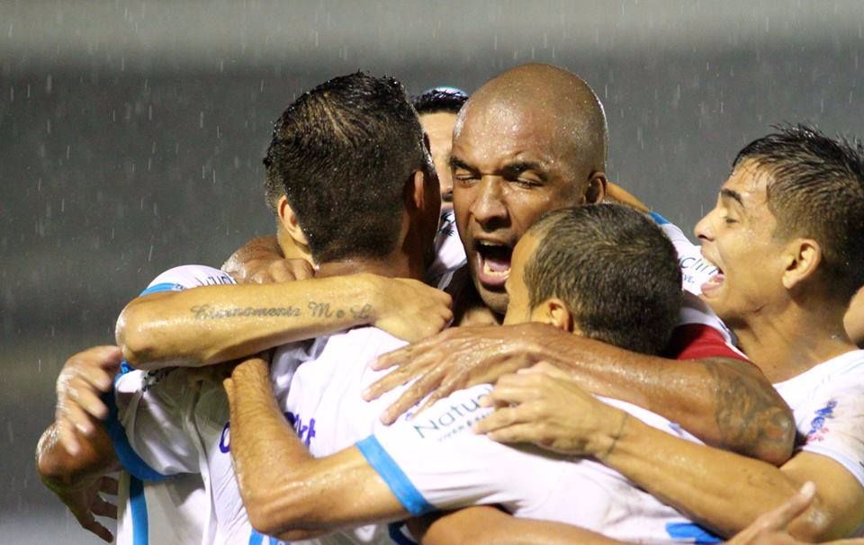 Na segunda-feira, dia 6, o Azulão enfrentou a Ferroviária e venceu com um gol do atacante Ricardo Bueno