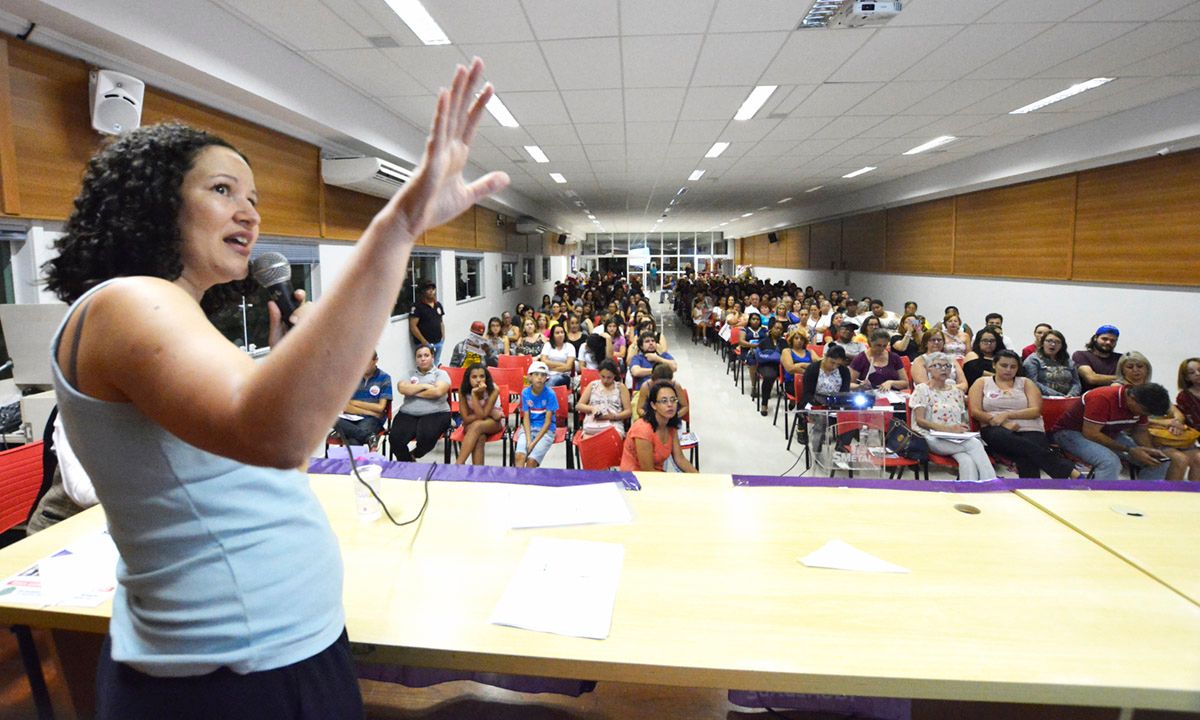 Durante a palestra no SMetal, a socióloga Adriana Marcolino afirmou que a Reforma proposta pelo governo Temer trata-se de um desmonte da previdência