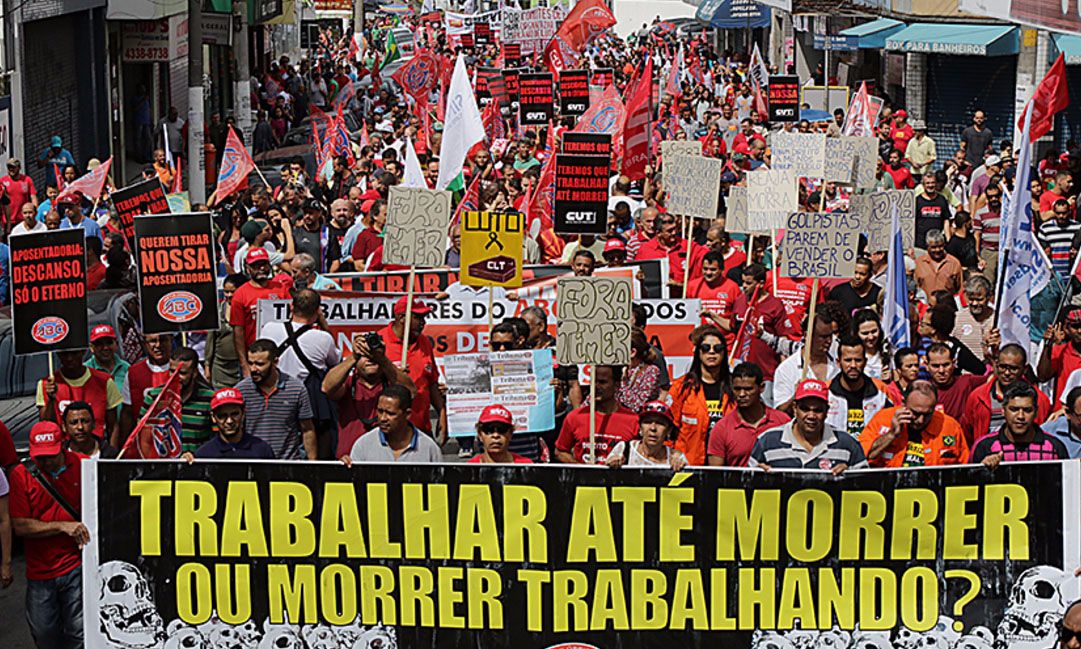 Manifestação foi organizada por diversas centrais sindicais e movimentos sociais