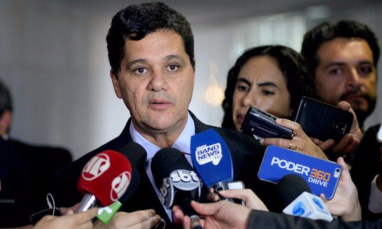 O tucano Ricardo Ferraço disse que apresentará seu relatório na CAE da Casa nesta terça-feira (23)