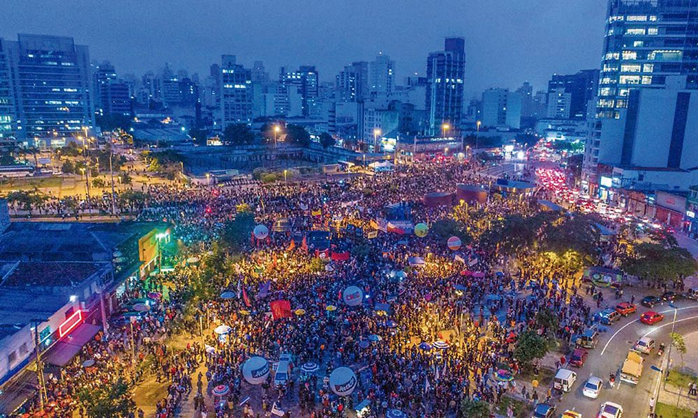 Ato no Largo da Batata em São Paulo reuniu mais de 70 mil.