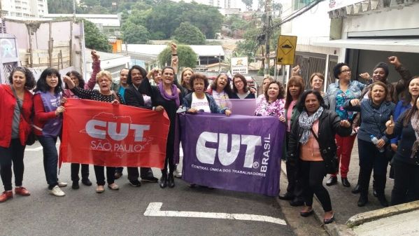 Mulheres da CUT protestaram contra a agressão sofrida pela sindicalista Rosa Souza