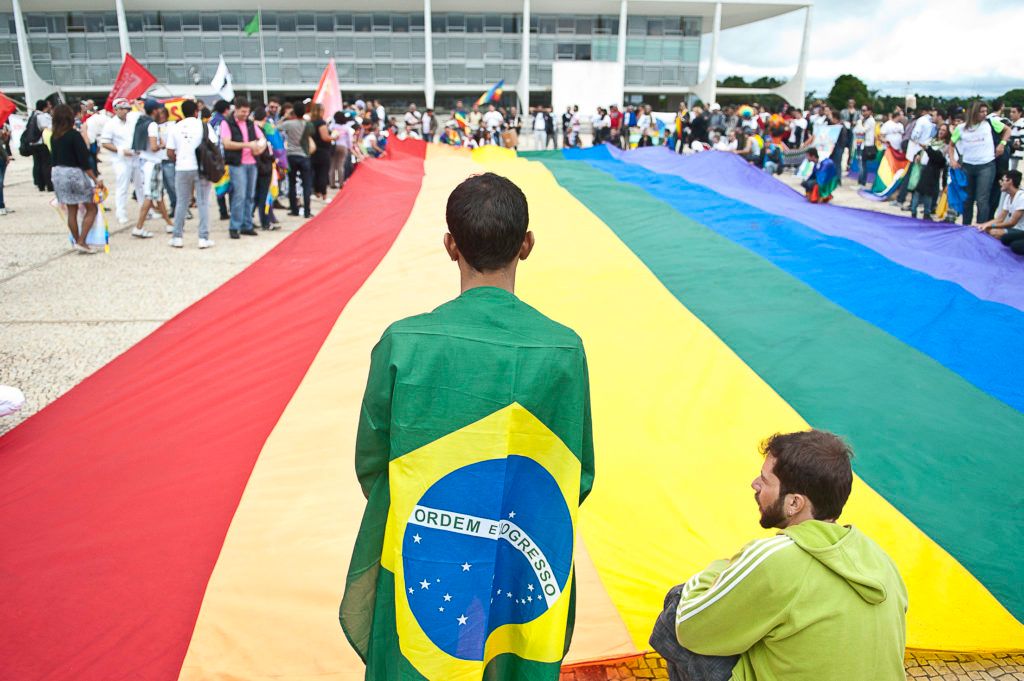 O tema da 21ª Parada LGBT de São Paulo deste ano do desfile foi “Independente de nossas crenças, nenhuma religião é lei. Todas e todos por um estado laico”.
