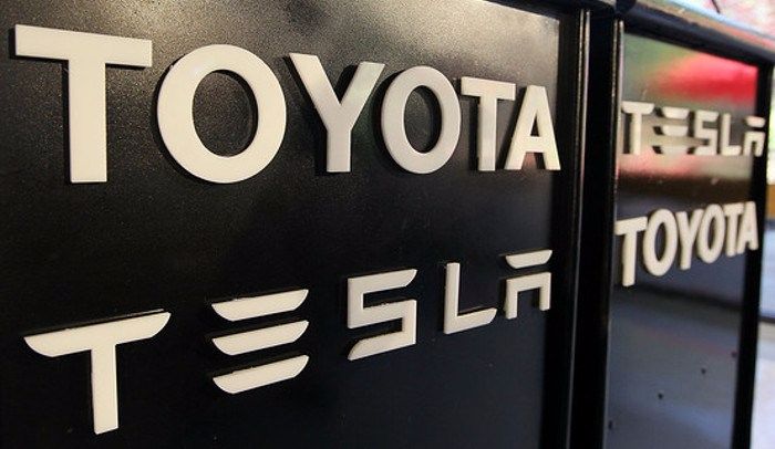 Em março do ano passado, a Toyota tinha 2,3 milhões de ações da Tesla, avaliadas em US$ 481 milhões