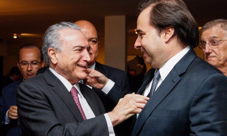 O presidente da Câmara, Rodrigo Maia, aliado de Temer, vai comandar a análise da ação contra o presidente