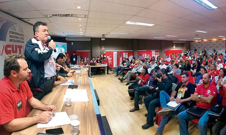 Encontro: Na abertura da Plenária, Paulo Cayres e presidentes de três federações estaduais assinalaram o momento difícil pelo qual o país passa