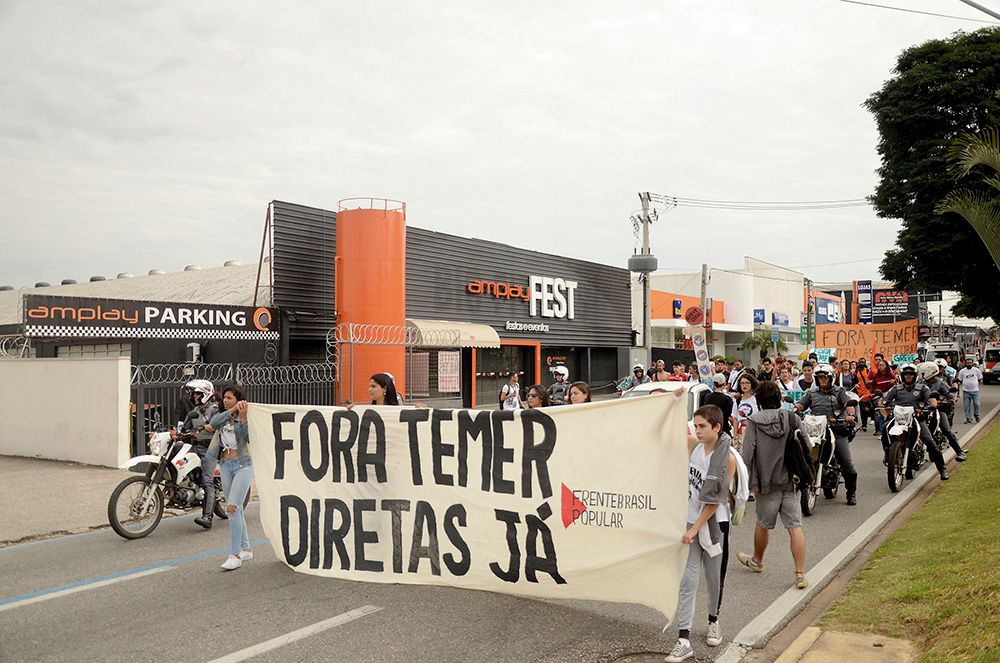 Não às reformas e à terceirização; Fora Temer! e DiretasJá! foram os temas dos protestos.