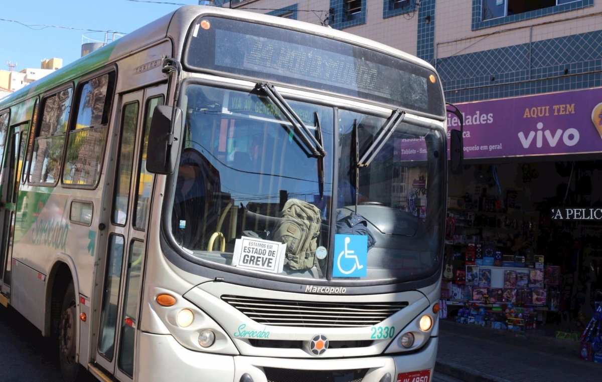 Segundo o Sindicato, 70% dos ônibus em circulação em horário de pico e 50% nos demais horários; 100% dos transporte especial continua rodando 