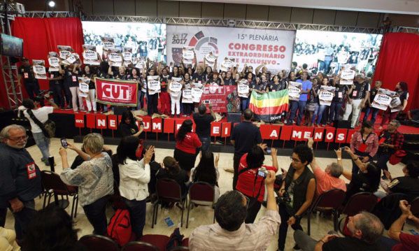 Delegados e delegadas do Congresso durante lançamento da campanha de combate ao racismo