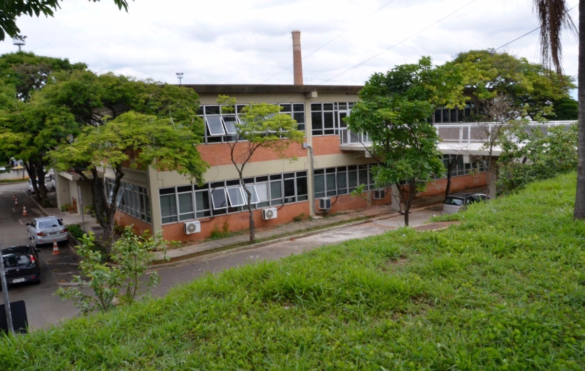 O campus Sorocaba do IFSP fica ao lado o Hipermercado Extra