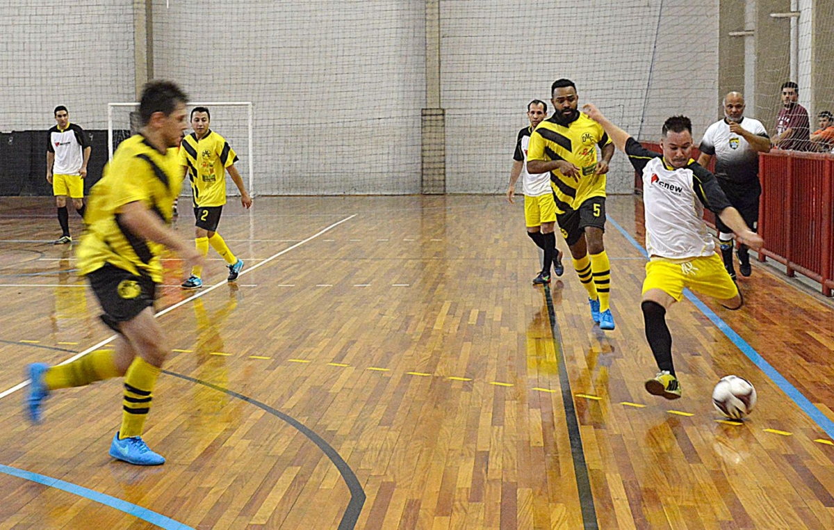 De 25 equipes inscritas, 12 continuam disputando o campeonato de futsal do SMetal