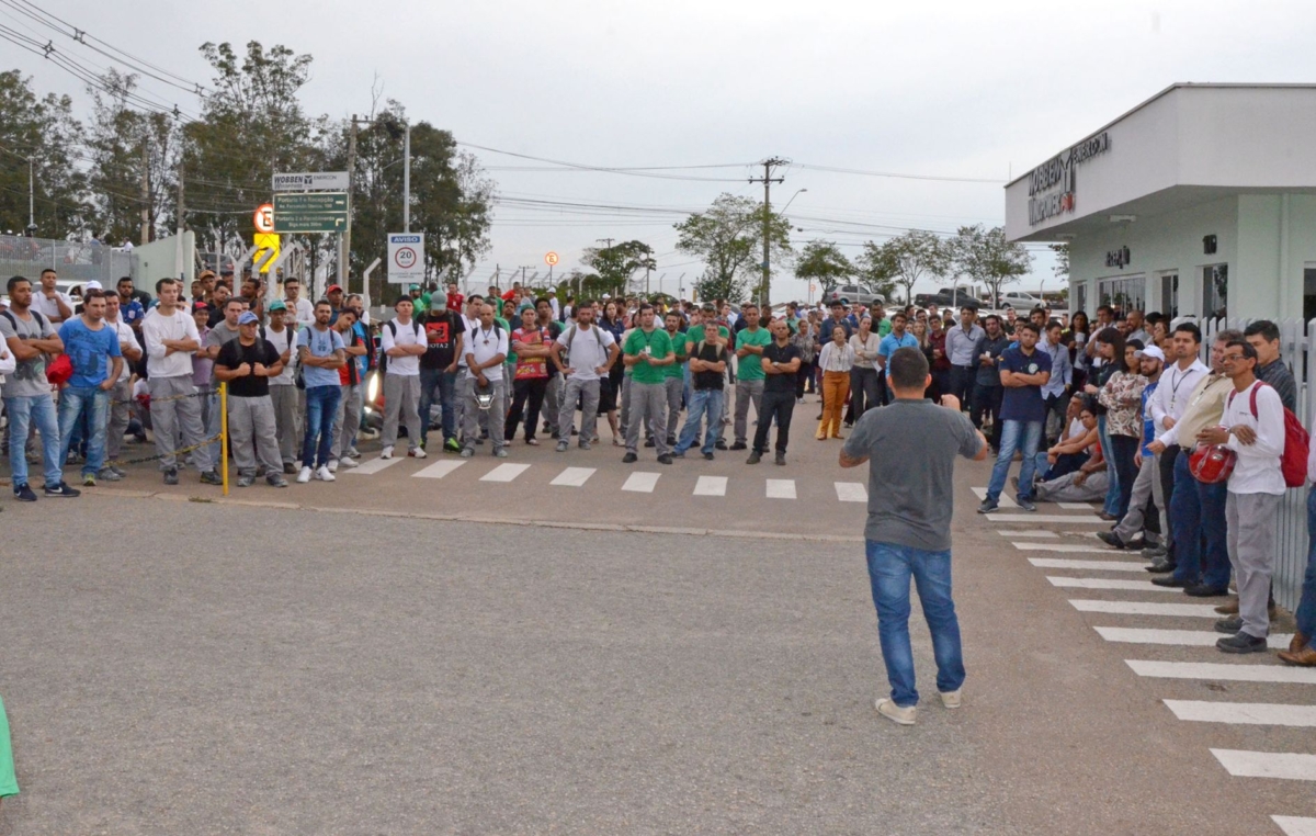 Assembleia de PPR com os trabalhadores da Wobben aconteceu na terça-feira, dia 12, em frente à fábrica