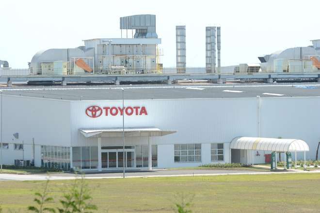 A montadora Toyota transportou peças em helicópteros 