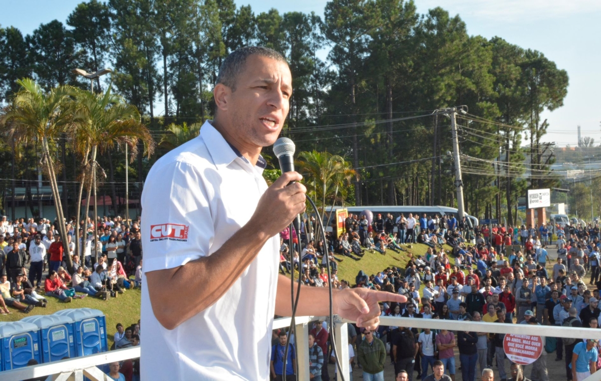 O presidente do SMetal, Leandro Soares, reforça que o enfrentamento deve ser feito para a conquista de aumento real e pela manutenção de direitos