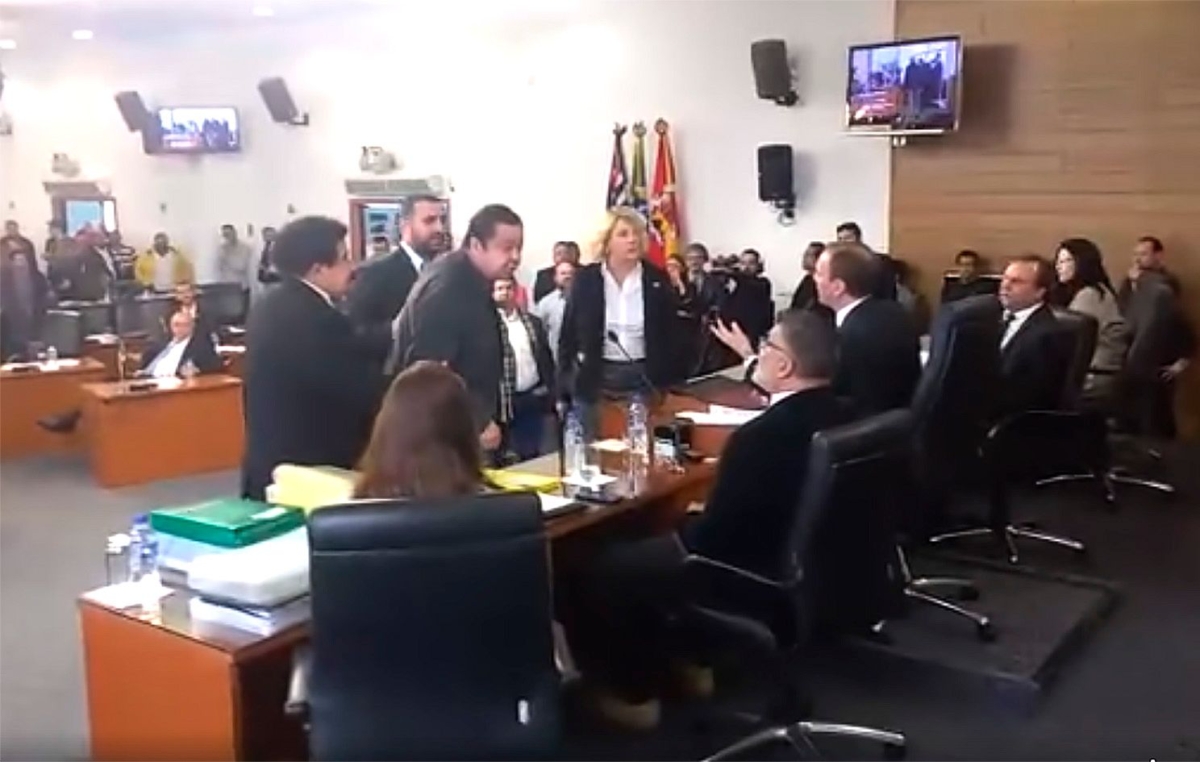 Alexandre Frota compôs a mesa diretora da Câmara Municipal a convite do presidente do Legislativa e insultou os vereadores