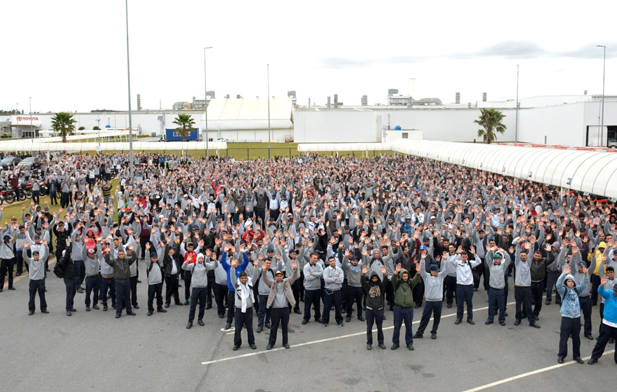 A assembleia com os trabalhadores da Toyota para aprovação da antecipação do terceiro turno aconteceu na quarta-feira, dia 5, e foi liderada pelo SMetal