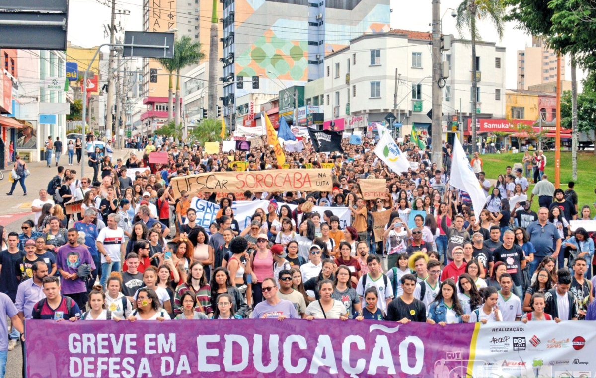 Protesto dos estudantes e professores em defesa da Educação no último dia 15 de maio, em Sorocaba