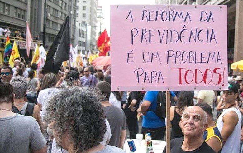 Protesto como este de março contra a reforma da Previdência, em Porto Alegre, devem crescer no próximo período