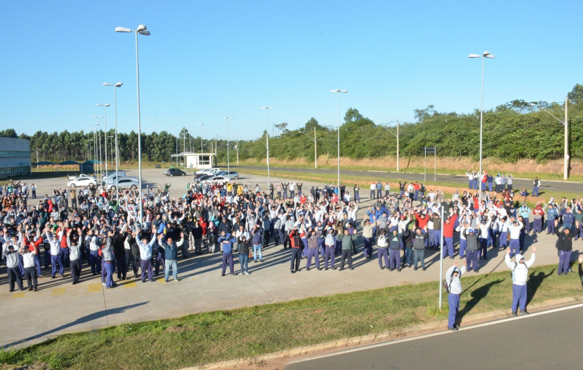 Trabalhadores da Toyota e sistemistas aprovaram pauta de reivindicação na defesa do emprego