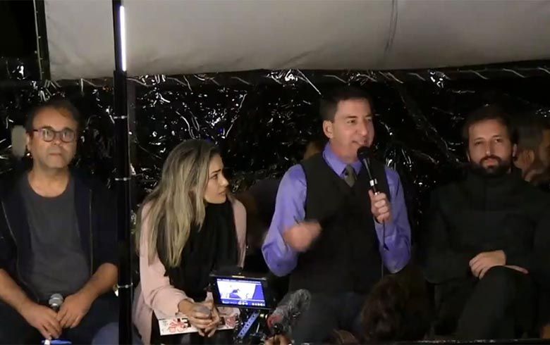 Glenn Greenwald fala durante a Feira Literária das Editoras Independentes (Flipei), em Paraty