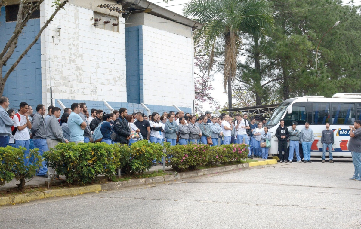 O SMetal continua nas fábricas alertando os trabalhadores que a qualquer momento podem haver protestos; na YKK, a assembleia foi na quinta, 26