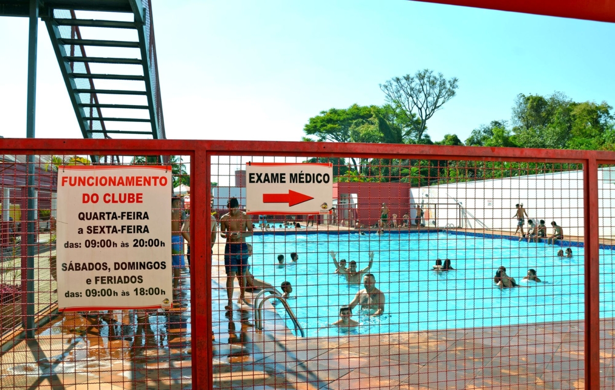 Para uso das piscinas, é obrigatória a apresentação de exame médico