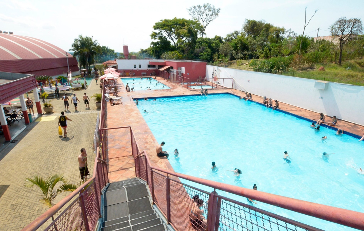 A reabertura das piscinas do Clube de Campo ocorreu no sábado, 5