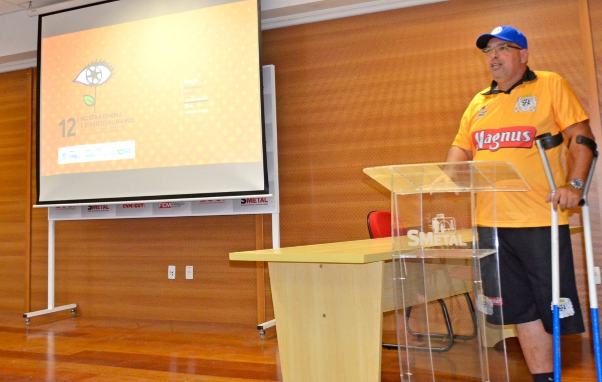 O presidente da Associação Sorocaba Futebol de Amputados, Adilson Nunes de Souza (Dinho), foi o convidado da primeira sessão da Mostra para debater o tema superação no esporte