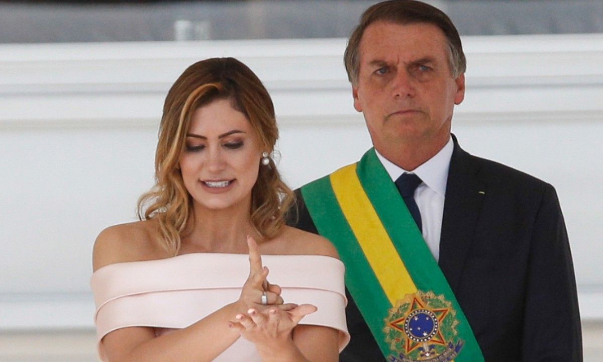 Discurso em Libras da primeira-dama Michelle Bolsonaro no dia da posse