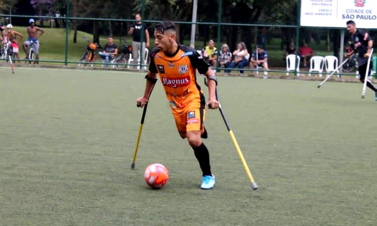 Pedro Henrique, de 16, sonha em jogar um Copa do Mundo na modalidade 