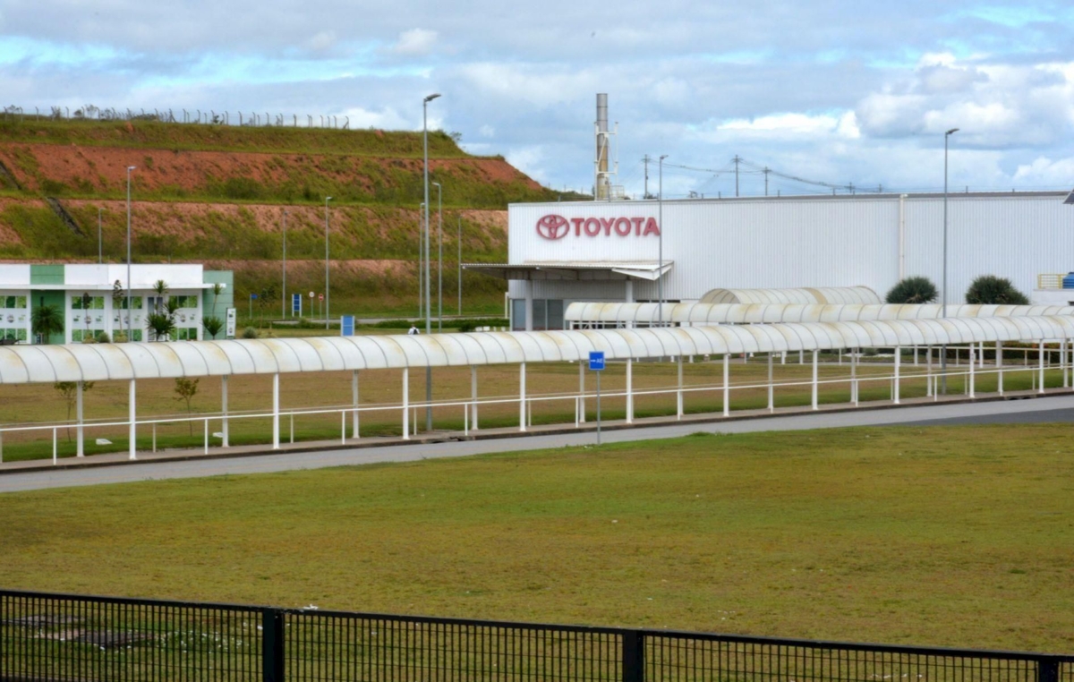 A planta de Sorocaba da Toyota fica na nova zona industrial, tem cerca de 2 mil trabalhadores e é responsável pela fabricação do Etios e do Yaris