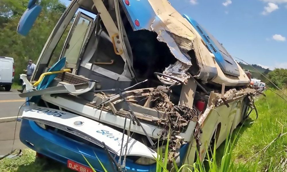 Acidente envolvendo um ônibus e um caminhão vitimou ao menos 41 trabalhadores na última quarta-feira, 25, no município de Taguaí, interior do Estado de São Paulo